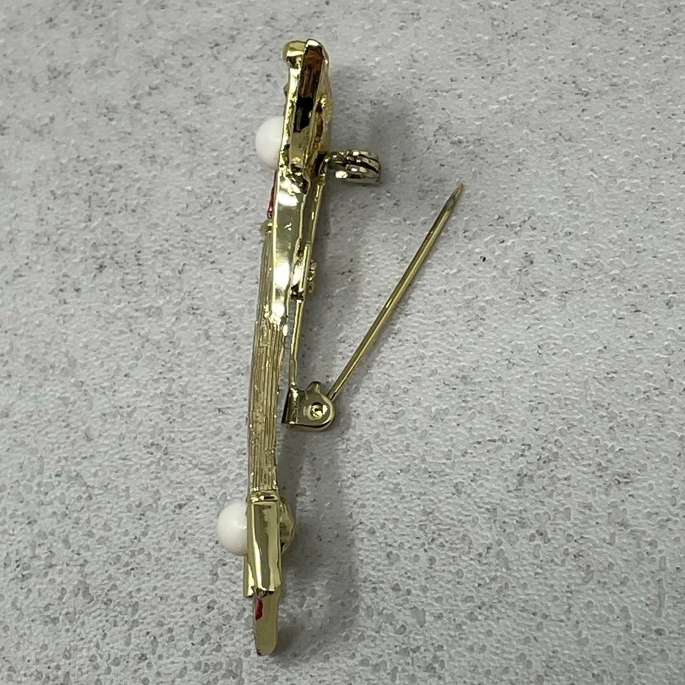 Vintage Gerry's Enamel Goldtone Golf Club Flag Balls Brooch Pin 2